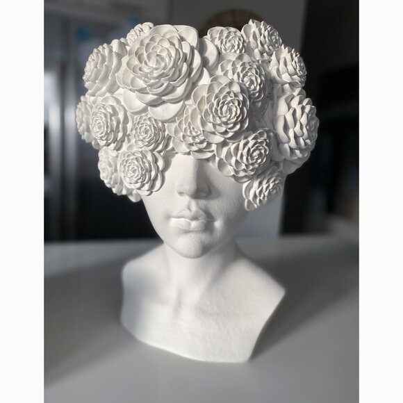 Elizabeth Flower Head Torso Vase - Female Succulent Planter / Decor / Scuplture - Picture 1 of 8